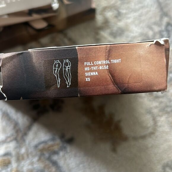 NIB SKIMS full control tight XS - Picture 4 of 5